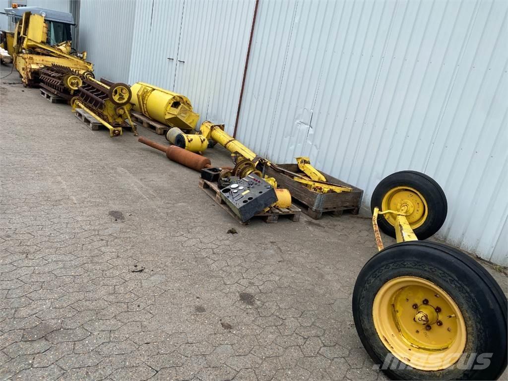 New Holland 8080 聯合收穫機