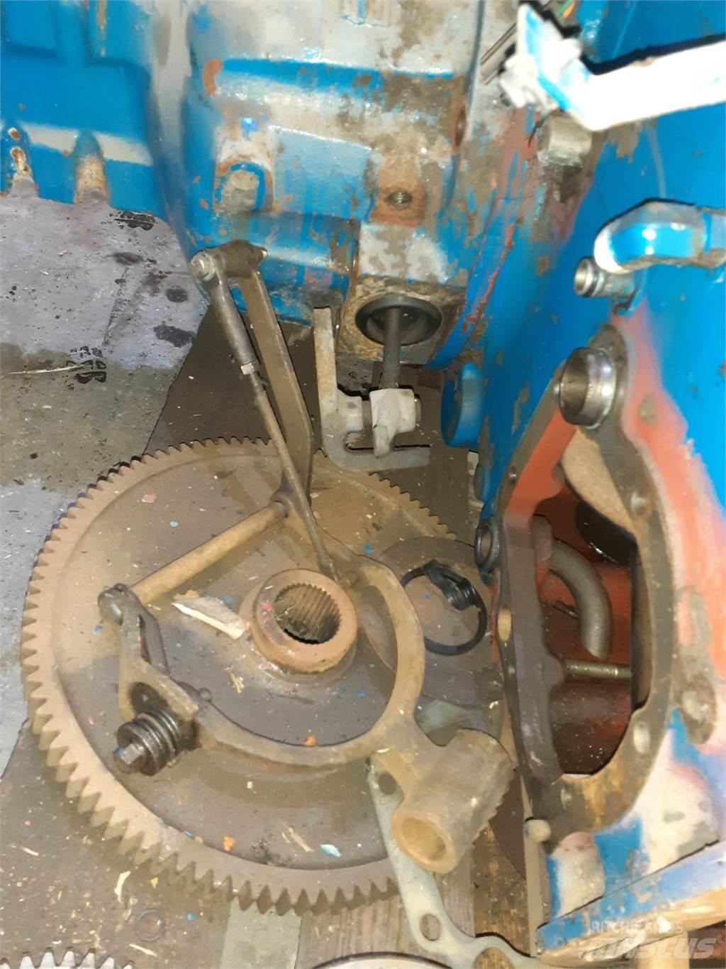 New Holland 8340 傳動裝置