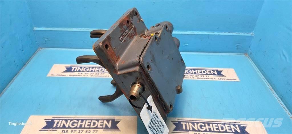 New Holland 8340 傳動裝置