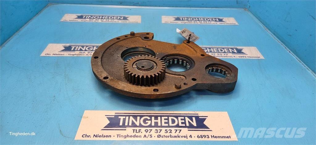 New Holland 8340 傳動裝置