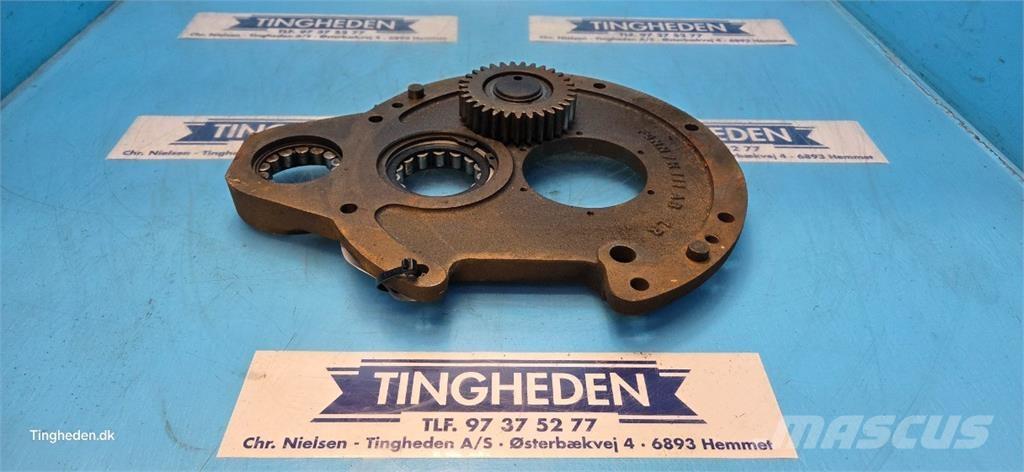 New Holland 8340 傳動裝置