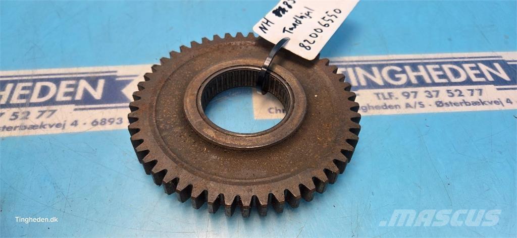 New Holland 8340 傳動裝置