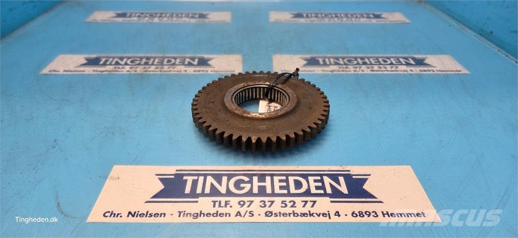 New Holland 8340 傳動裝置