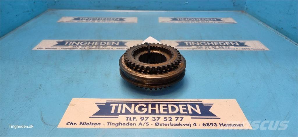 New Holland 8340 傳動裝置