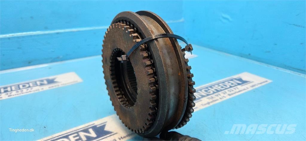 New Holland 8340 傳動裝置