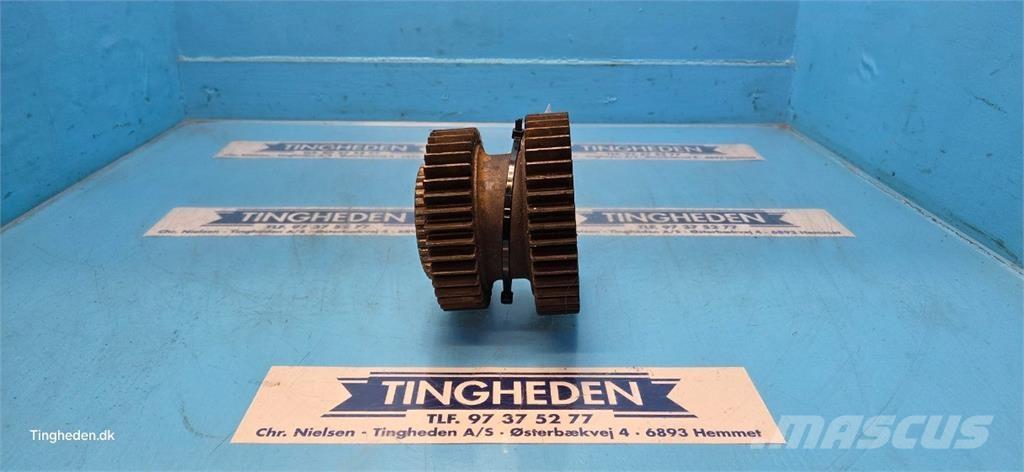 New Holland 8340 傳動裝置