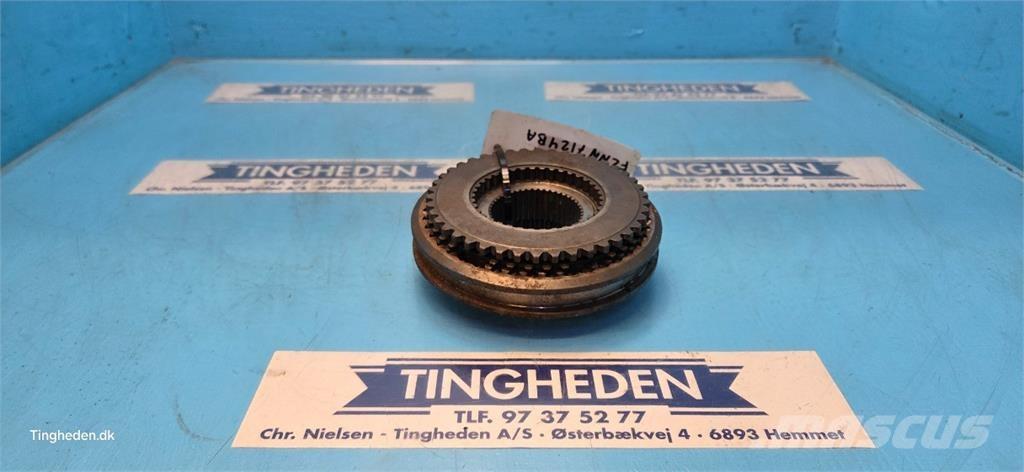 New Holland 8340 傳動裝置