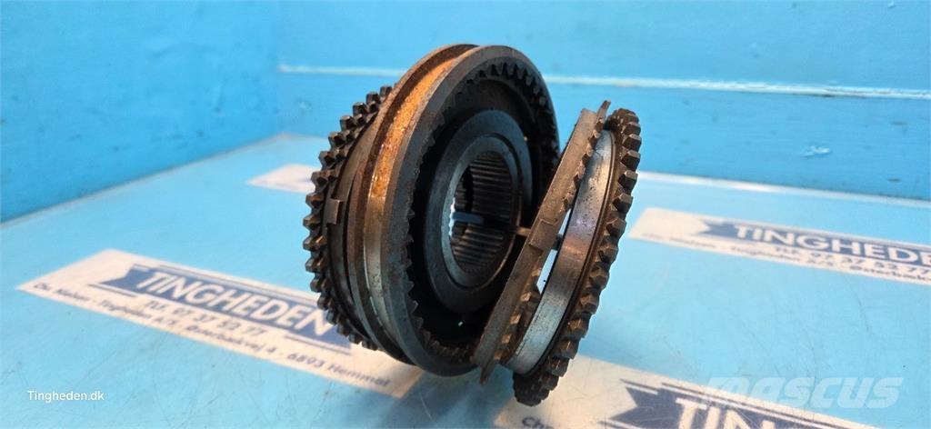 New Holland 8340 傳動裝置