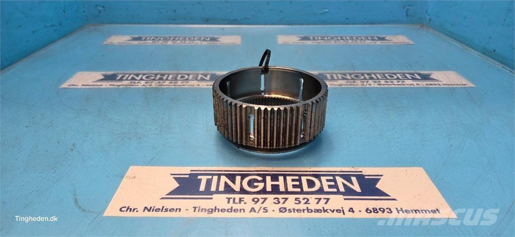 New Holland 8340 傳動裝置