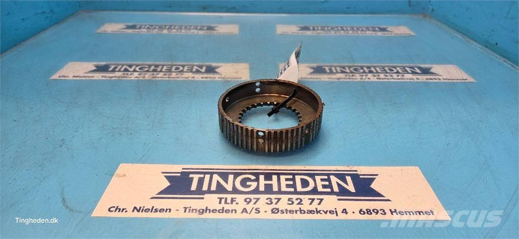 New Holland 8340 傳動裝置