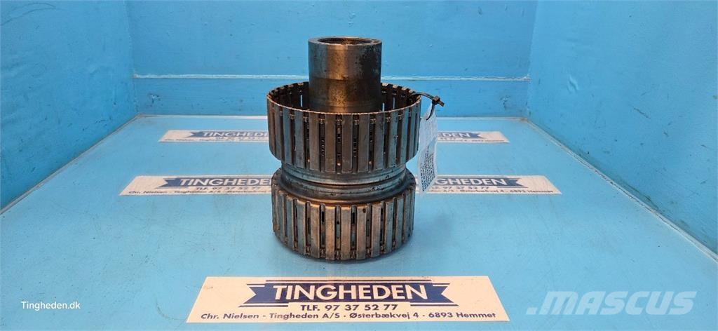 New Holland 8340 傳動裝置