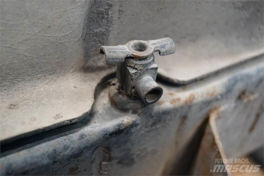 New Holland G190 散熱器/水箱