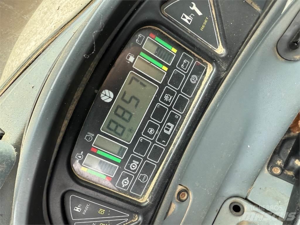 New Holland NH95 反鏟裝載機