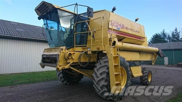 New Holland TF46 聯合收穫機