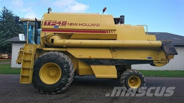 New Holland TF46 聯合收穫機