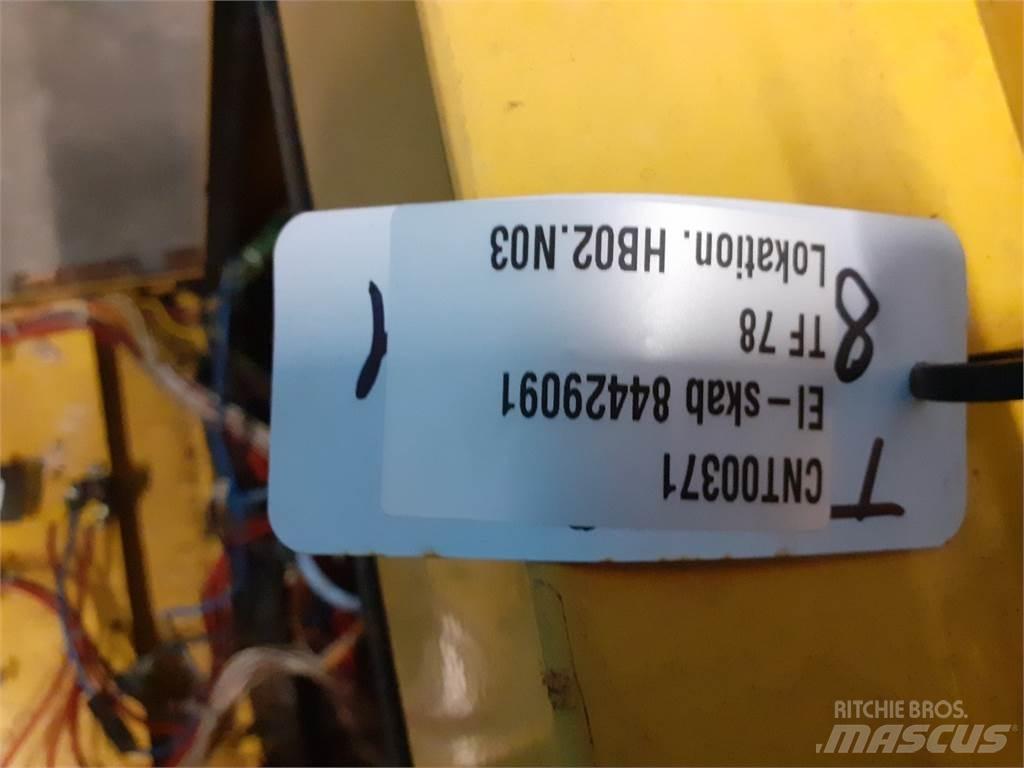 New Holland TF78 電子設備