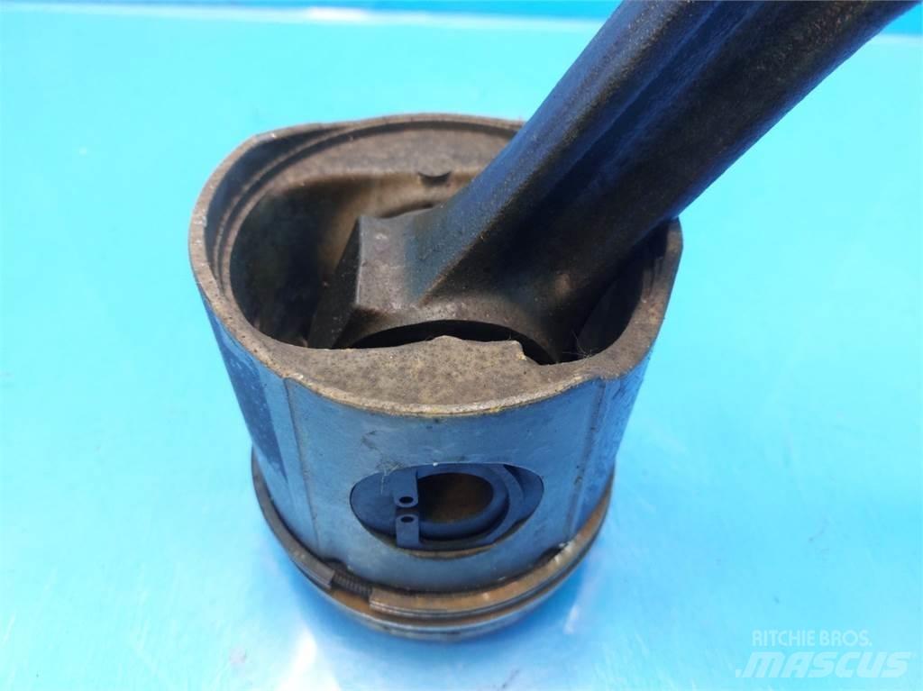 New Holland TF78 引擎/發動機