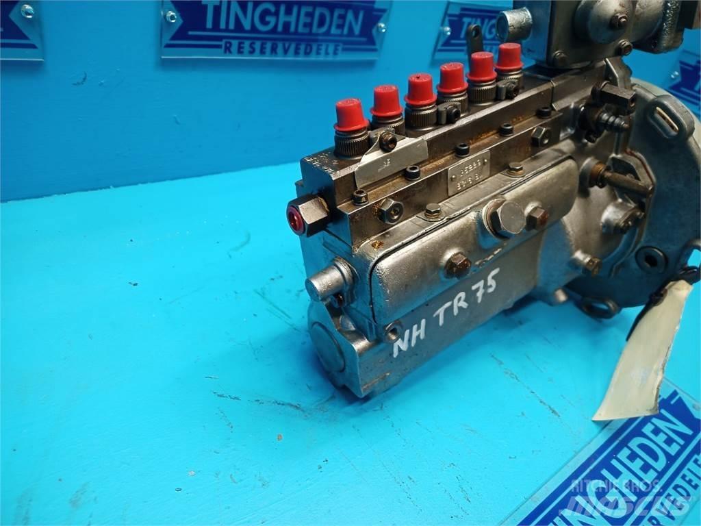 New Holland TR75 引擎/發動機