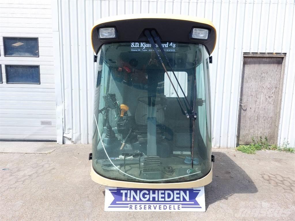 New Holland TX65 駕駛室與內部