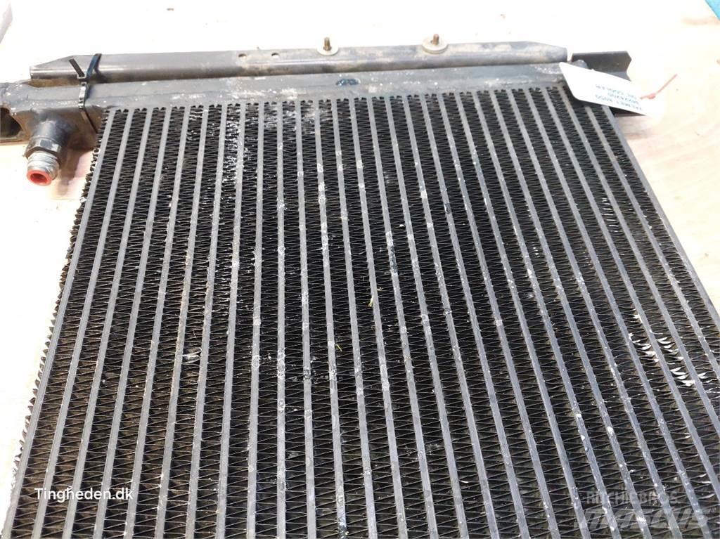 Valmet 8050 散熱器/水箱