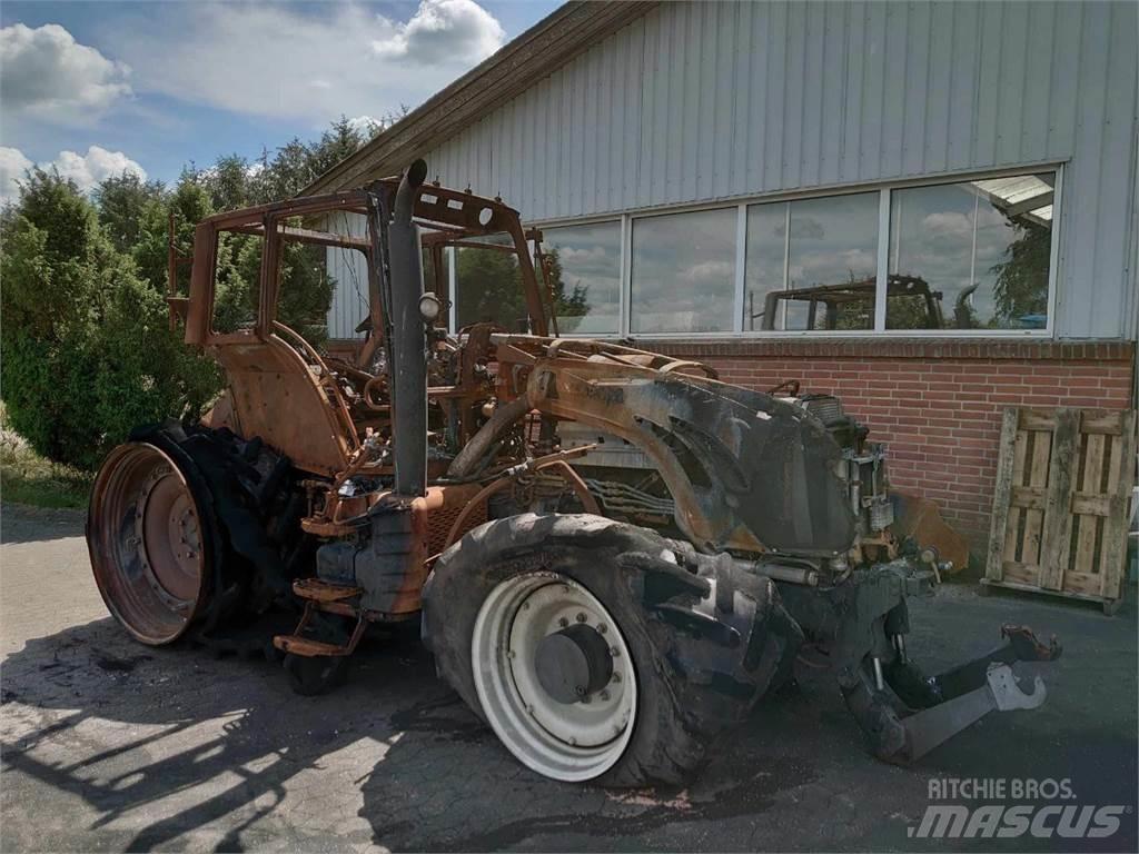 Valtra T213 曳引機