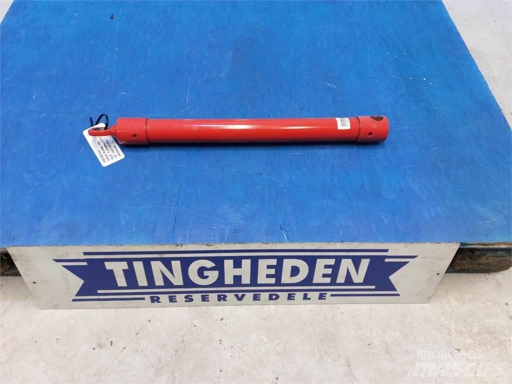 Vicon Andex 783 耙與翻草機