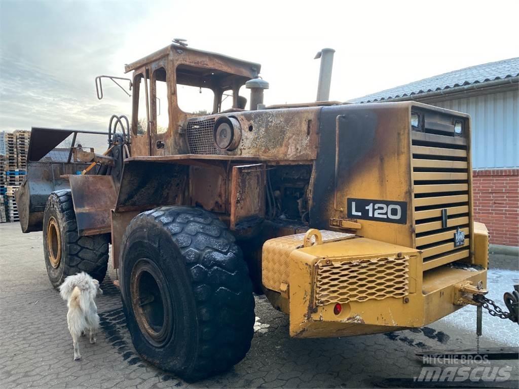 Volvo L120 輪胎式裝載機