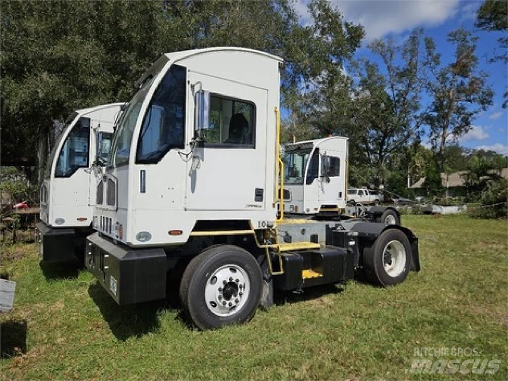 Autocar ACTT42 終端式曳引機