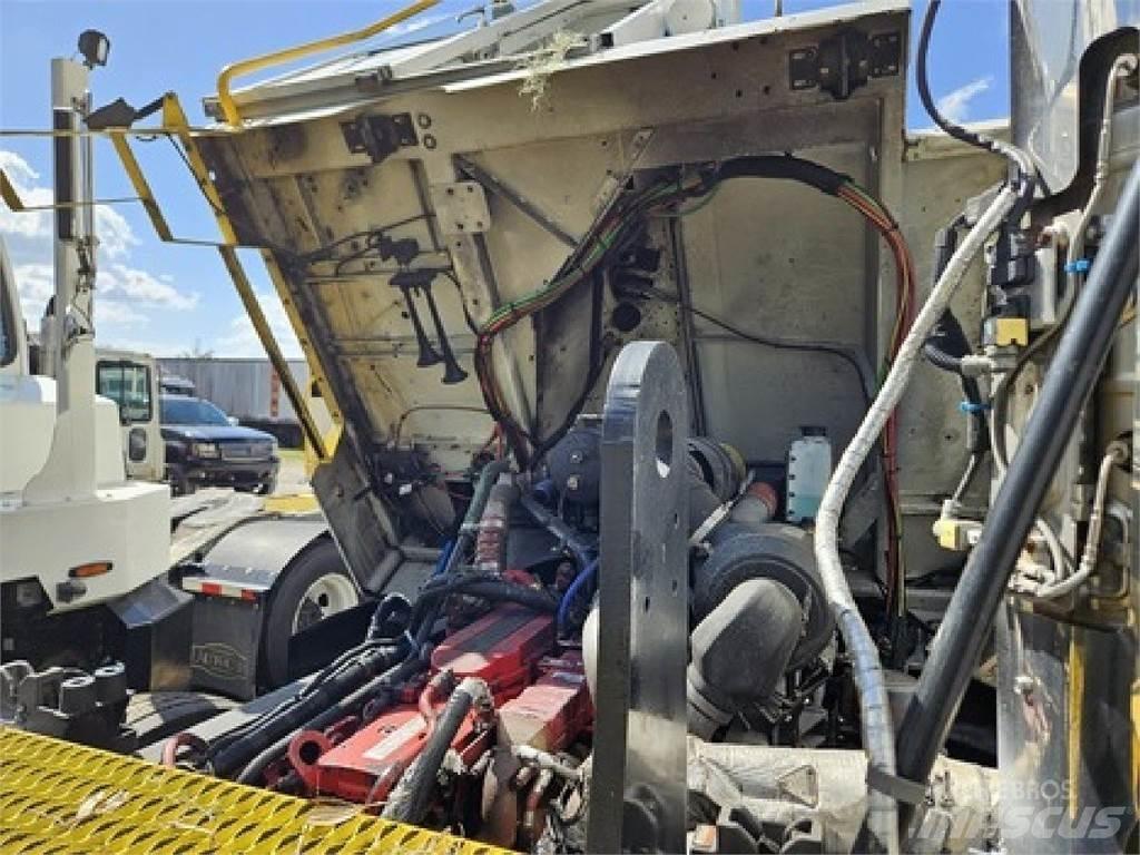 Autocar ACTT42 終端式曳引機