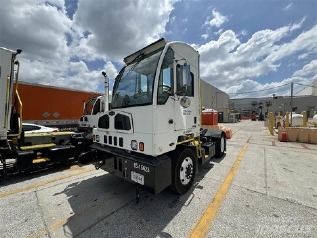 Autocar ACTT42 終端式曳引機