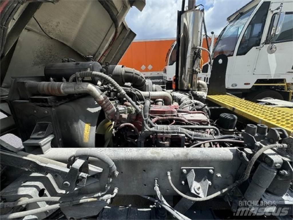 Autocar ACTT42 終端式曳引機