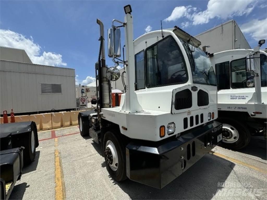 Autocar ACTT42 終端式曳引機