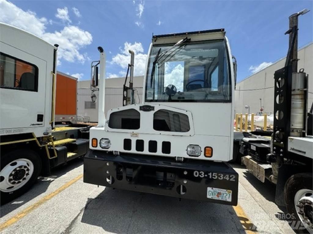Autocar ACTT42 終端式曳引機