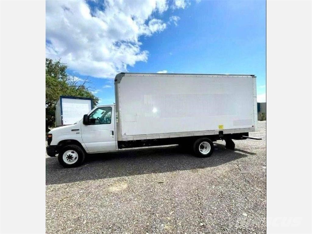 Ford E-350 貨箱式卡車