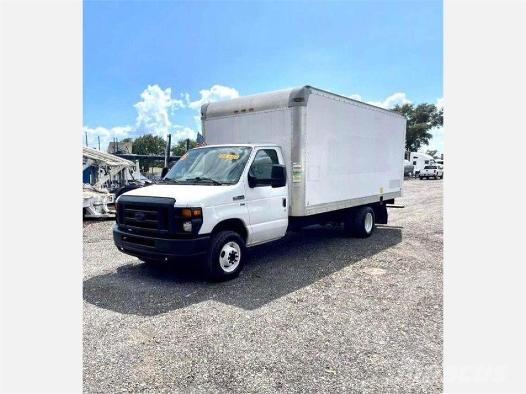 Ford E-350 貨箱式卡車