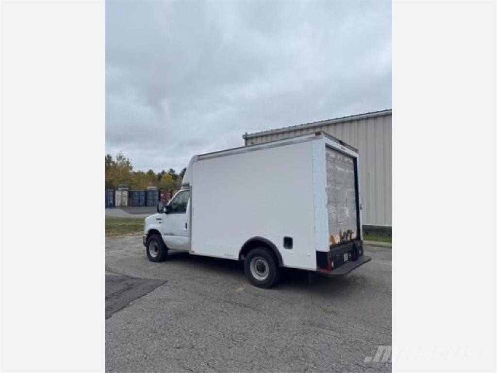 Ford E350 貨箱式卡車