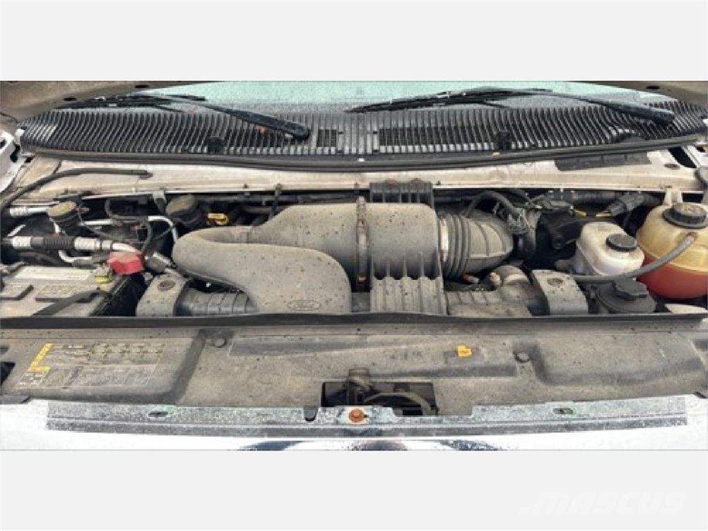 Ford E350 貨箱式卡車