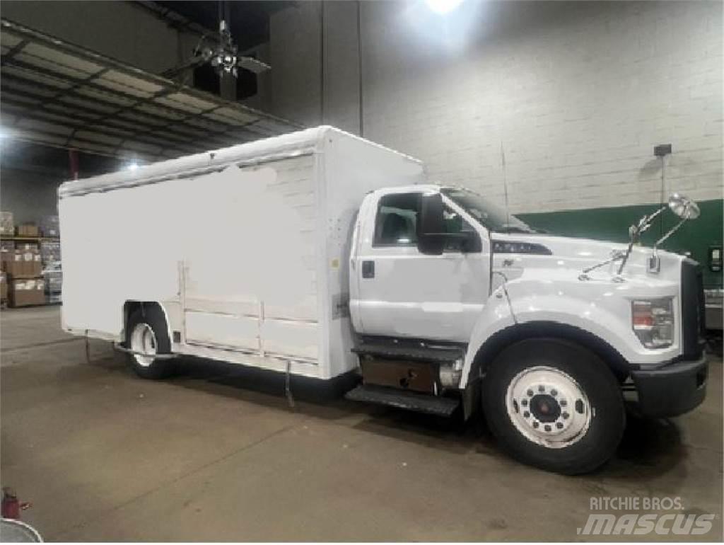 Ford F650 飲料運輸卡車