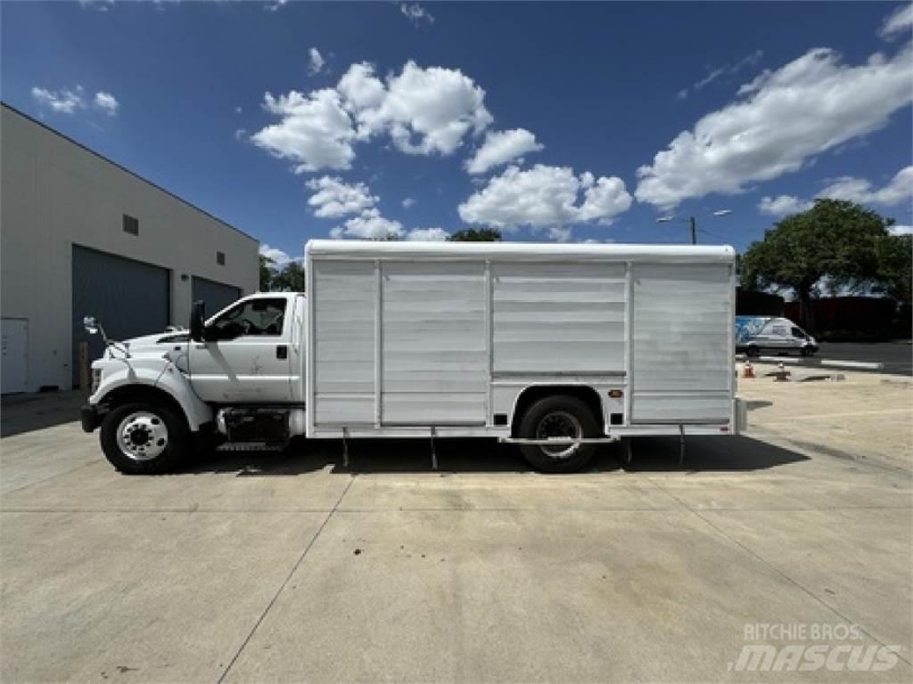 Ford F650 飲料運輸卡車