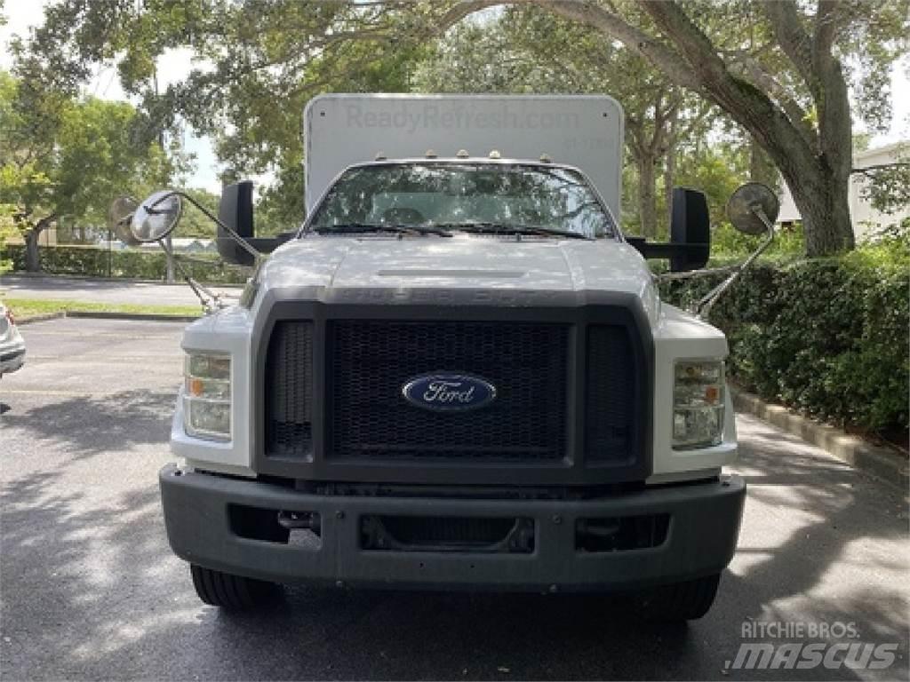 Ford F650 飲料運輸卡車