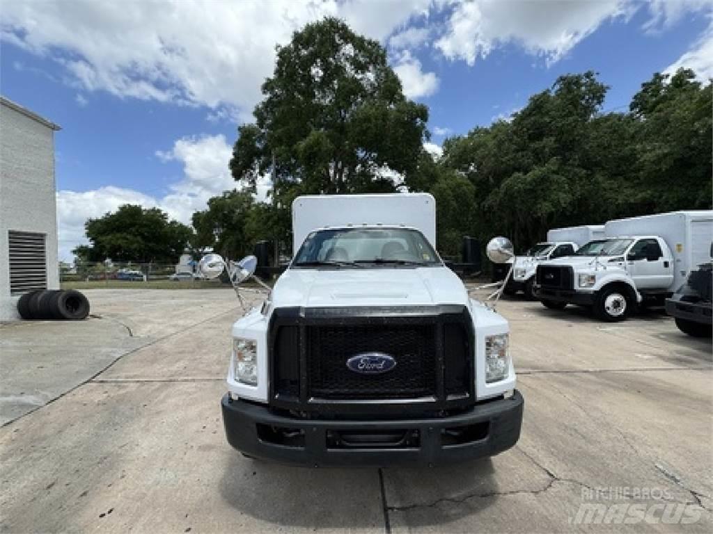 Ford F650 飲料運輸卡車