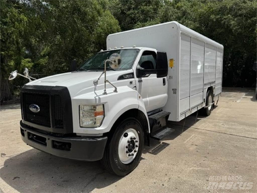 Ford F650 飲料運輸卡車