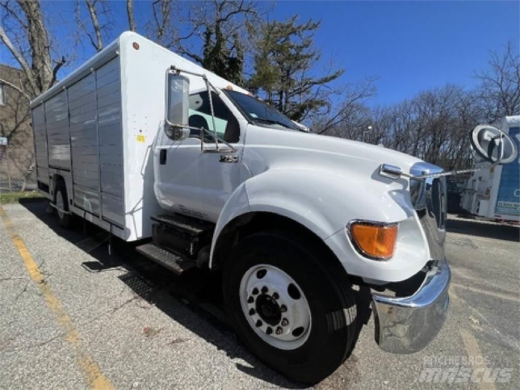 Ford F750 貨箱式卡車