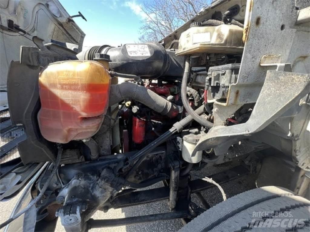 Ford F750 貨箱式卡車