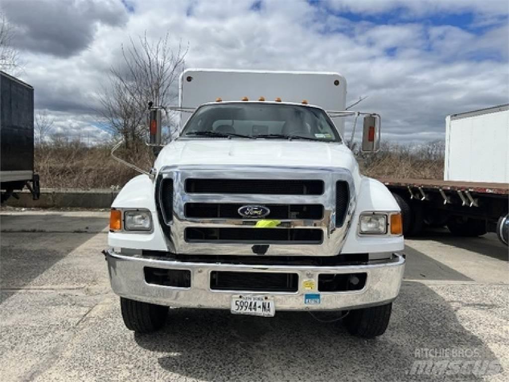 Ford F750 飲料運輸卡車