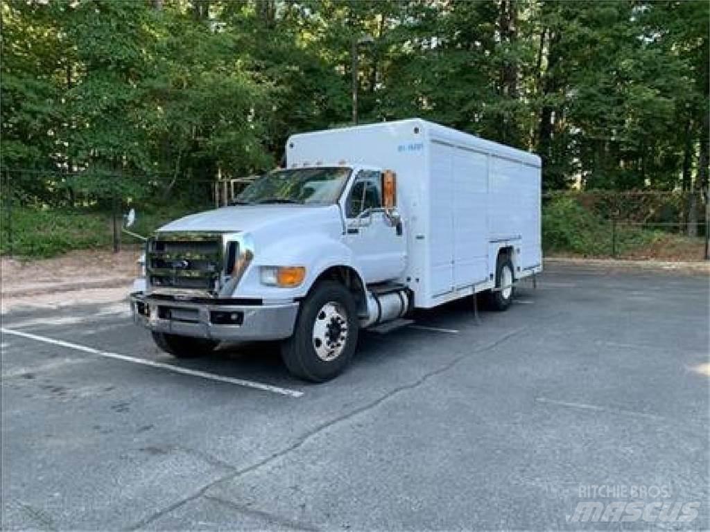 Ford F750 飲料運輸卡車
