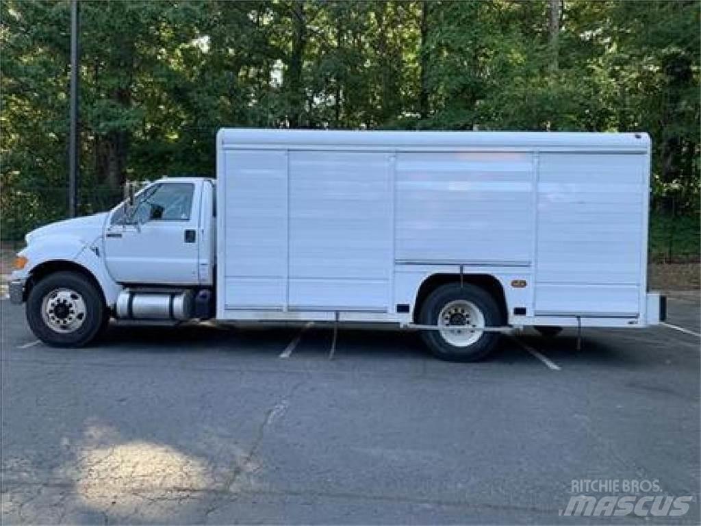 Ford F750 飲料運輸卡車