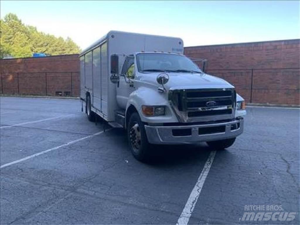 Ford F750 飲料運輸卡車