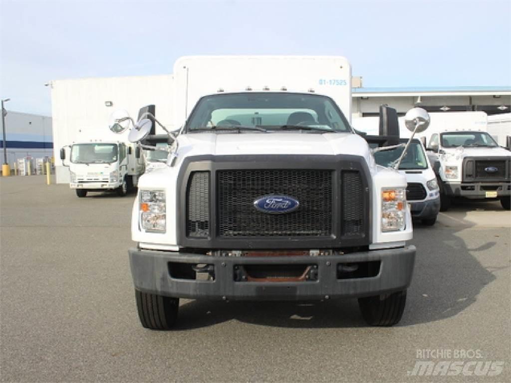 Ford F750 飲料運輸卡車