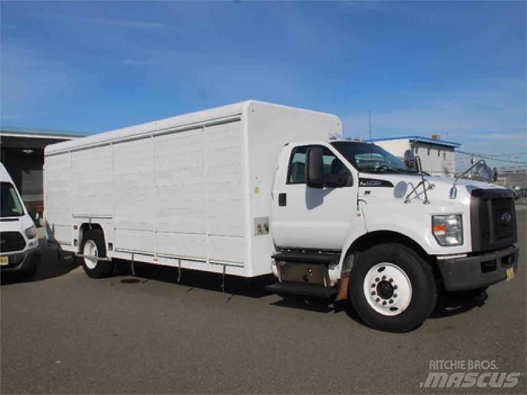 Ford F750 飲料運輸卡車